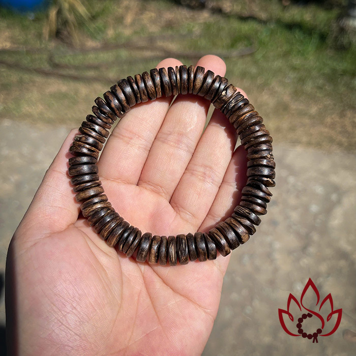 Vòng Trầm Hương Hạt Dẹp | 11 Ly | Trầm Bì Rễ Cận Chìm