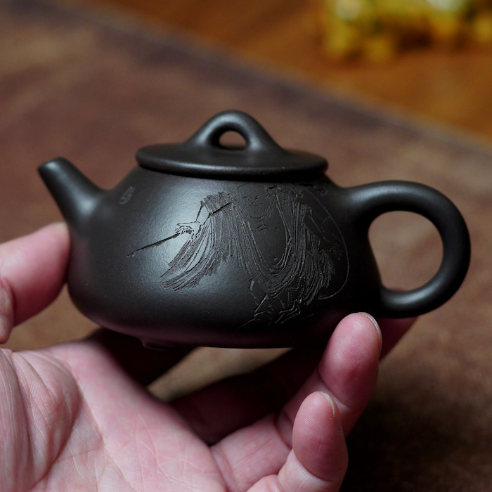 am-tu-sa-me-phi-bieu-hac-ne-tang-le (8).jpg